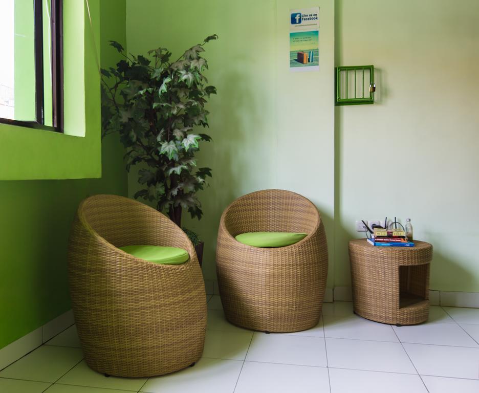 The Eco-Living Hostel Denpasar Exterior foto